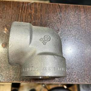 بازرگانی اعتماد (اتصالات فشارقوی) زانوی مگا ایتالیایی